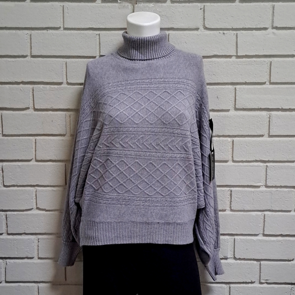 Oliver. O Gray Bat Wing Oversized Cropped Turtleneck Sweater. Size Medium NWT